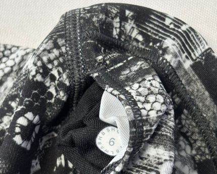 Lululemon Black and White Print Cropped Leggings