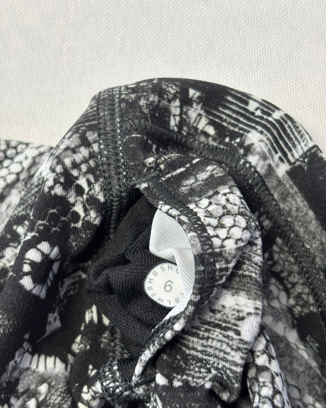 Lululemon Black and White Print Cropped Leggings