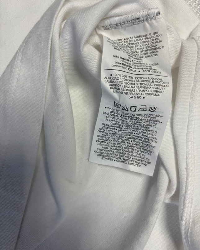 Nike White 'Just Do It' Graphic T-Shirt