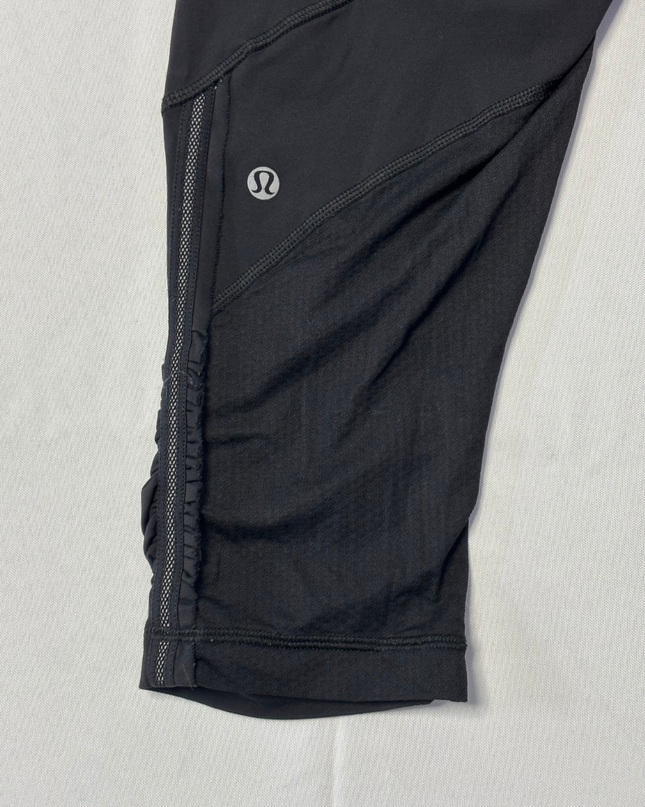 Lululemon Black Floral Waistband Capri Leggings
