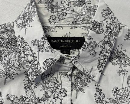 Banana Republic White/Black Floral Sleeveless Button-Down Shirt