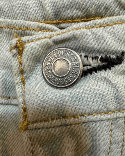 Levi’s 405 Light White Denim Shorts - M | Waist: 30"