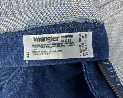 Wrangler Blue Straight Leg Men's Jeans