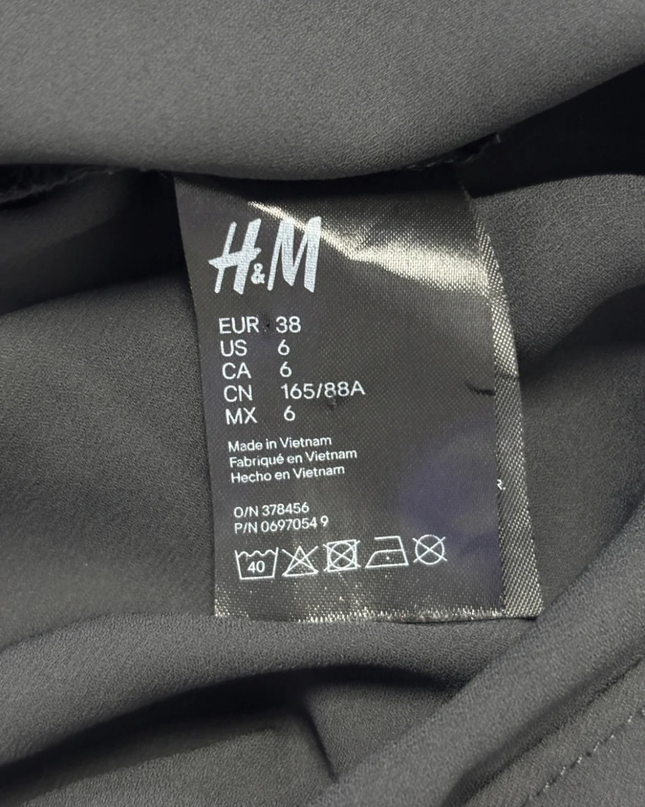 H&M Black Long Sleeve Button-Up Blouse