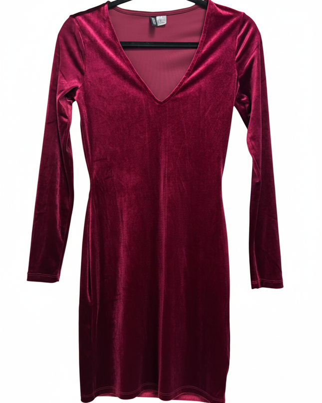 H&M Divided Burgundy Velvet V-Neck Long Sleeve Mini Dress