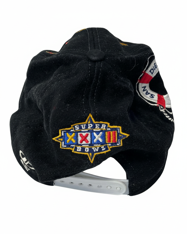 Vintage Denver Broncos Super Bowl XXXII Champions Logo Athletic Snapback Cap