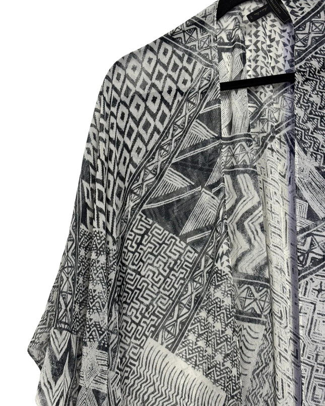 BCBGMAXAZRIA White/Black Geometric Print Sheer Kimono Shrug