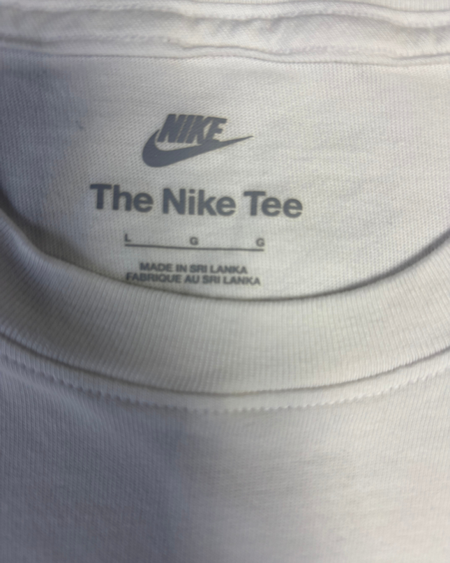 Nike White 'Just Do It' Graphic T-Shirt