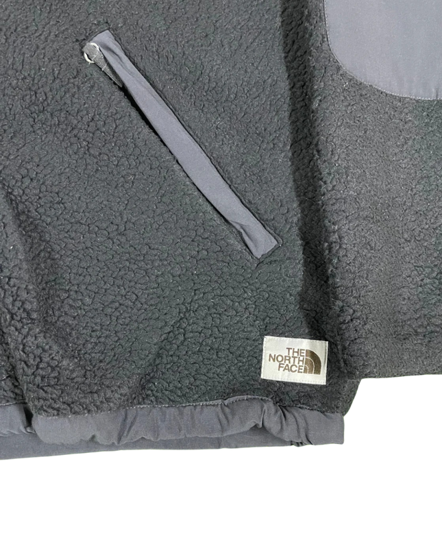 THE NORTH FACE Black Full-Zip Sherpa Fleece Jacket