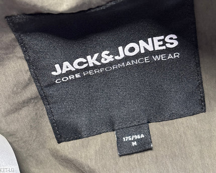 MC-06543-JKT-3PIAG4003-brand_tag
