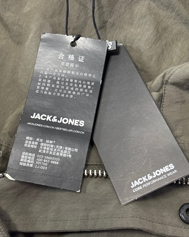 MC-06543-JKT-3PIAG4003-store_tag