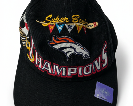 Vintage Denver Broncos Super Bowl XXXII Champions Logo Athletic Snapback Cap