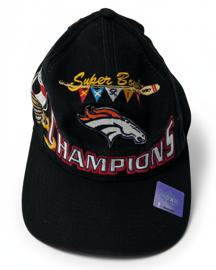 Vintage Denver Broncos Super Bowl XXXII Champions Logo Athletic Snapback Cap