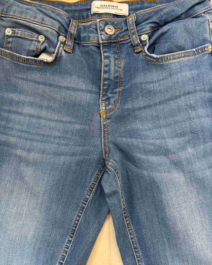 Zara Woman Premium Denim Flared Blue Jeans - XS | Waist: 26"