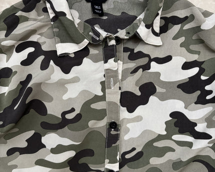 New Look Camouflage Cropped Button-Down Top - XS