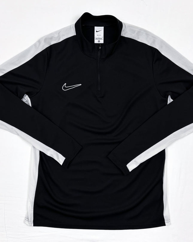 Nike Black & White Quarter Dri Fit Running Jacket - M