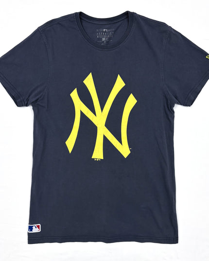 New Era MLB New York Yankees Yellow Logo Black T-Shirt - S