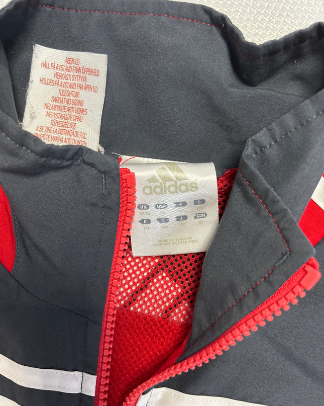 MC-05640-JKT-FKV001-brand_tag