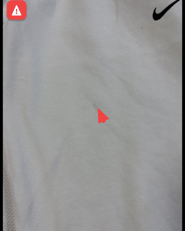 MC-08153-1369-DS5-001-defect_2