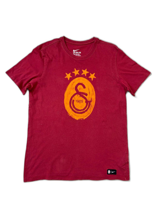 Nike Galatasaray S.K. 1905 Turkey Football Crest Maroon Graphic T-Shirt - M
